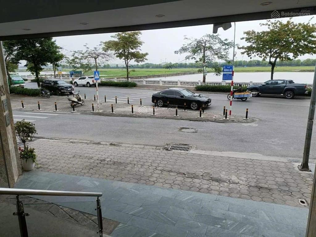 Bán tòa nhà văn phòng 6 tầng, 1 tầng hầm, 2 mặt đường to mặt phố phúc lợi rất giá trị.