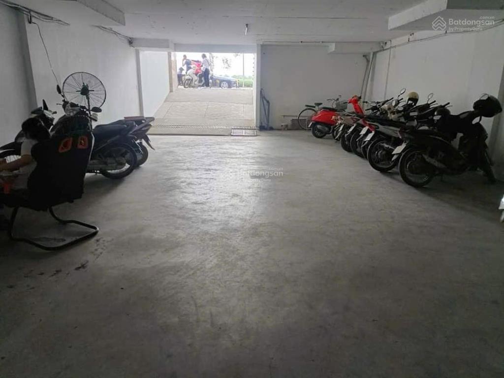 Bán tòa nhà văn phòng 6 tầng, 1 tầng hầm, 2 mặt đường to mặt phố phúc lợi rất giá trị.