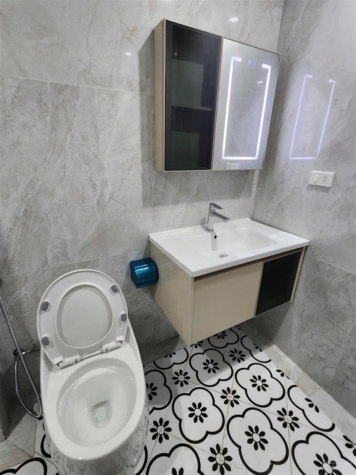 Bán nhà 6 tầng thang máy gara full đồ mới tinh ngay phố nguyễn sơn bồ đề long biên