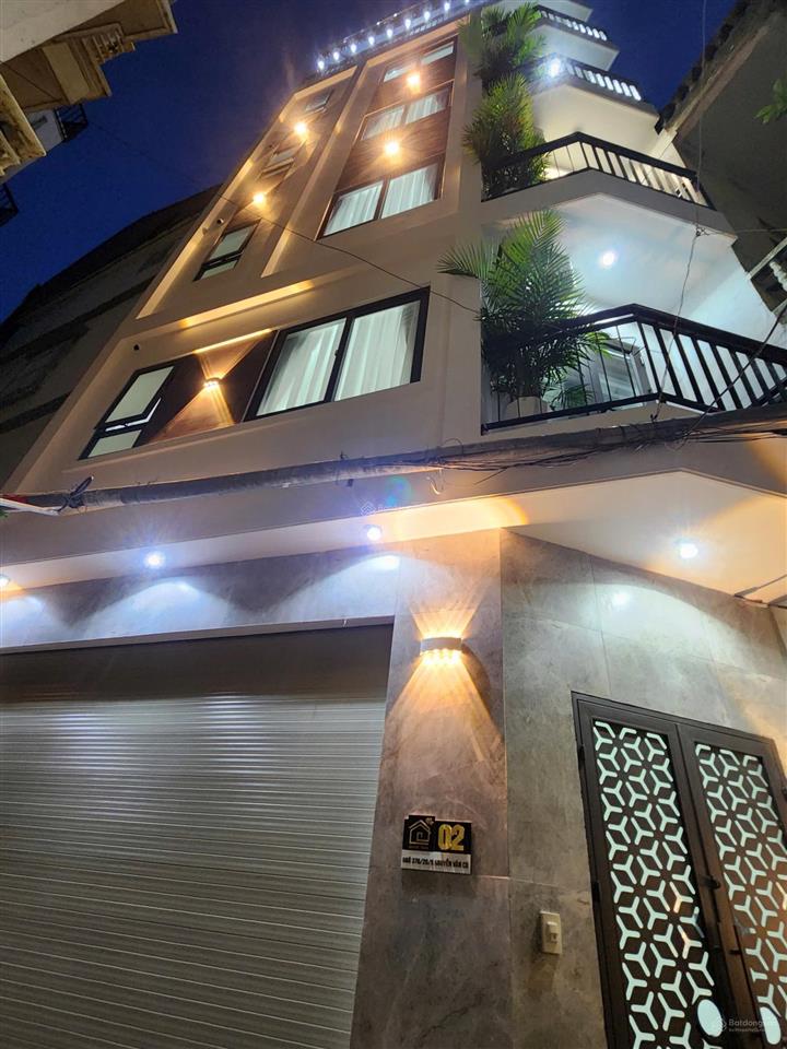 Bán nhà 6 tầng thang máy gara full đồ mới tinh ngay phố nguyễn sơn bồ đề long biên