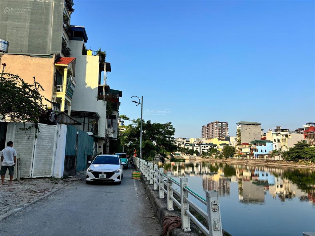 Bán căn nhà cấp 4 (lô đất) mặt hồ ngọc lâm  bồ đề  long biên