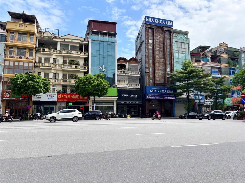 Bán tòa nhà 8 tầng 1 tầng hầm nhà 2 mặt phố xây mới hiện đại mặt phố xã đàn đường rộng 60m.