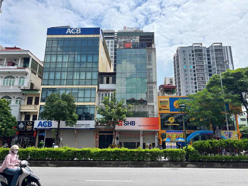 Bán nhà 5 tầng mặt phố nguyễn văn cừ, đoạn đẹp trung tâm nhất phố, ngay nút giao ngã tư nguyễn sơn.