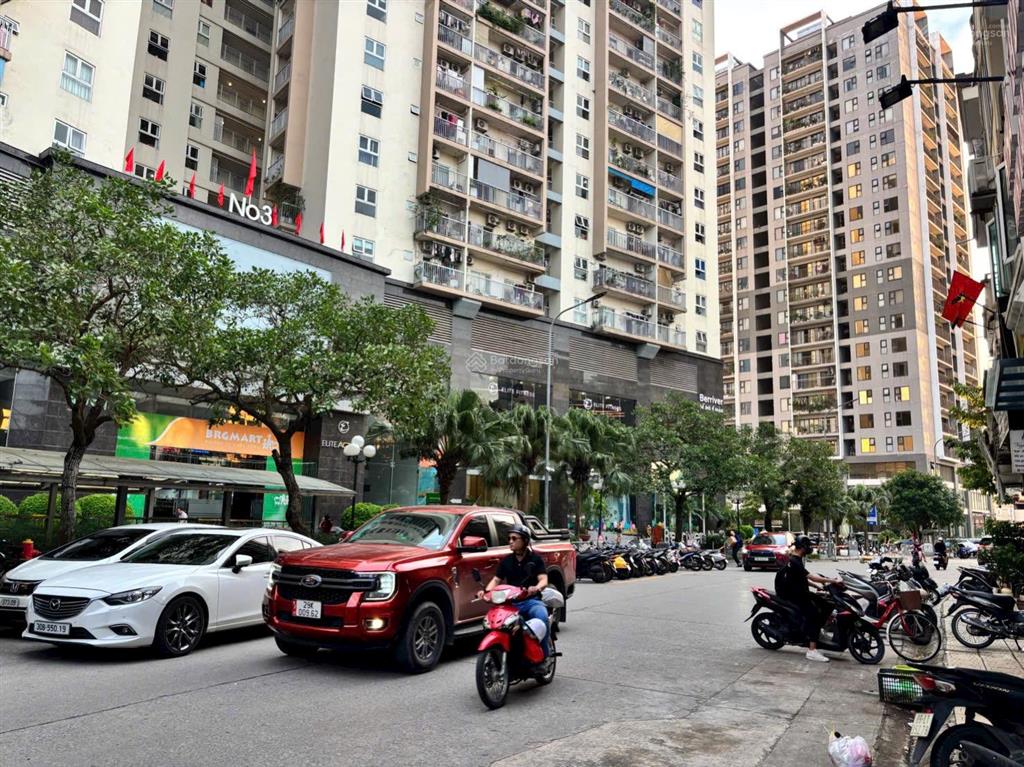 Bán căn nhà 6 tầng thang máy 2 mặt thoáng tại phố nguyễn sơn, long biên
