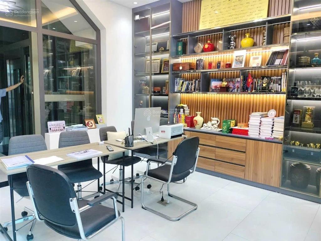 Bán căn nhà 6 tầng thang máy 2 mặt thoáng tại phố nguyễn sơn, long biên