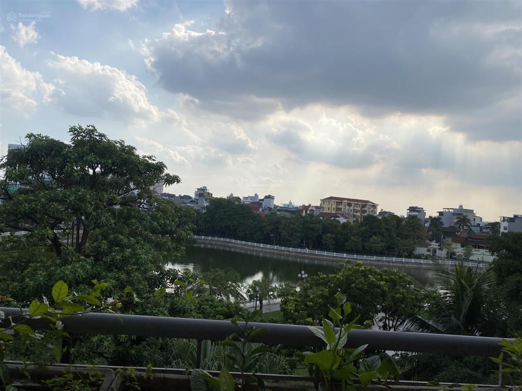 Cho thuê căn hộ 3 ngủ chung cư thấp tầng tại phố thạch bàn, long biên.