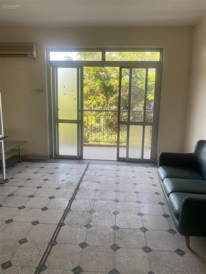 Cho thuê căn 96m2, 2 ngủ chung cư thấp tầng tại thạch bàn, long biên