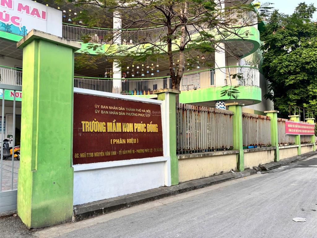 Bán nhà 3 tầng trong ngõ nông rộng 3m gần hồ, chợ, ủy ban phúc đồng cũ.