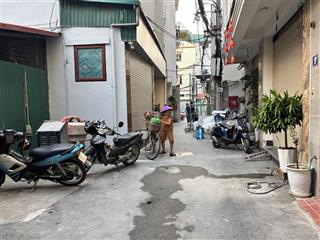 Bán nhà 3 tầng trong ngõ nông rộng 3m gần hồ, chợ, ủy ban phúc đồng cũ.