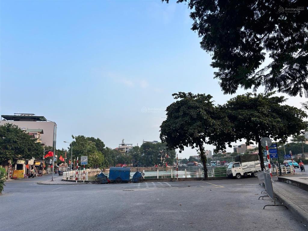 Bán nhà 3 tầng trong ngõ nông rộng 3m gần hồ, chợ, ủy ban phúc đồng cũ.