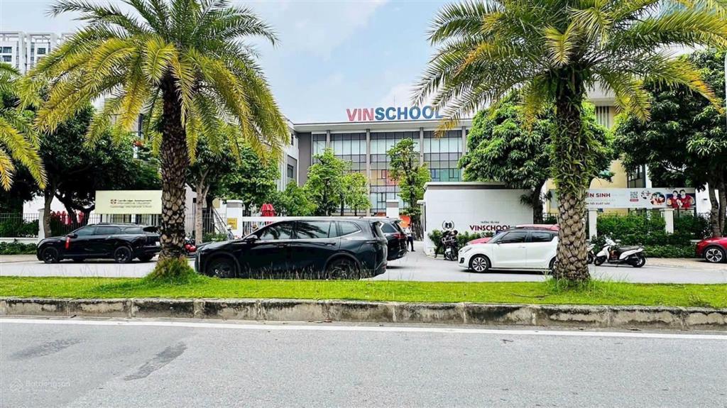 Bán căn liền kề vị trí kinh doanh đắc địa, gần hồ điều hoà sài đồng, long biên, hà nội.
