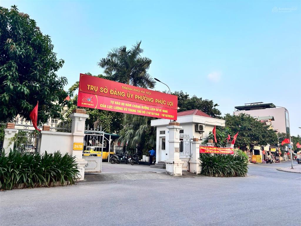 Bán nhà 3 tầng trong ngõ nông rộng 3m gần hồ, chợ, ủy ban phúc đồng cũ.
