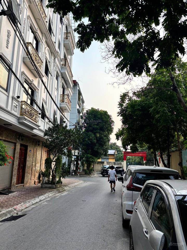 Bán nhà lô góc 2 mặt đường to khu phân lô quân đội cạnh aeon mall và sân golf long biên
