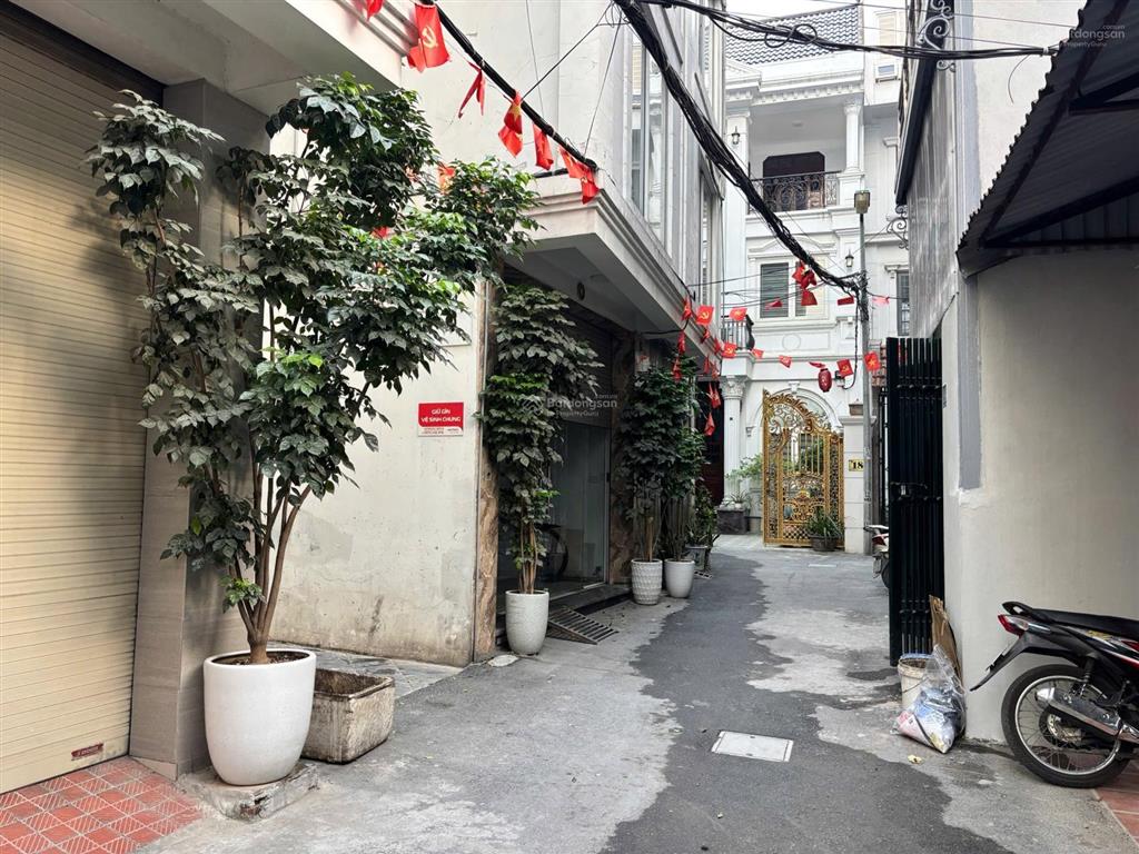Bán nhà 3 tầng trong ngõ nông rộng 3m gần hồ, chợ, ủy ban phúc đồng cũ.