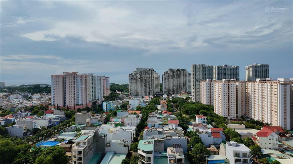 Bán nhà 2 mặt tiền khu đô thị chí linh, gần các tòa chung cư vị trí đẹp.