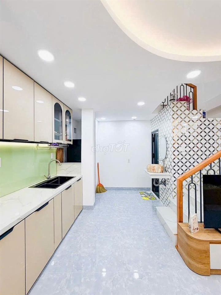 NHÀ MỚI 4 TẦNG BẠCH ĐẰNG, 3PN, TẶNG FULL NỘI THẤT, GẦN 6 TRƯỜNG ĐH LỚN