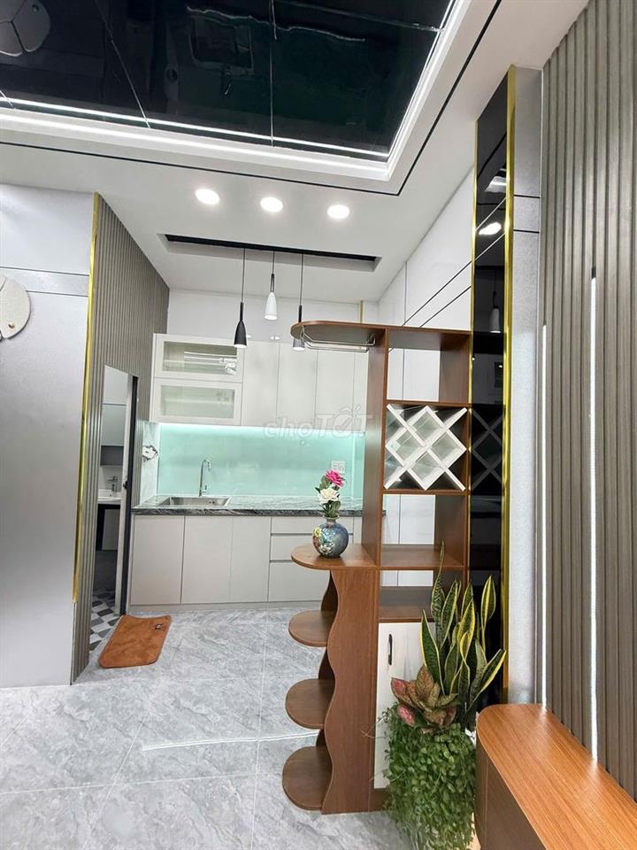 NHÀ TRUNG TÂM LINH CHIỂU THỦ ĐỨC, 2PN, SHR, HOÀN CÔNG, 20M RA MẶT TIỀN
