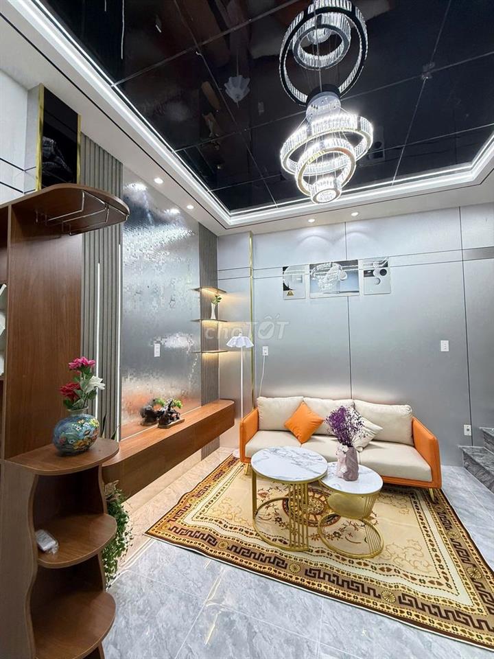 NHÀ TRUNG TÂM LINH CHIỂU THỦ ĐỨC, 2PN, SHR, HOÀN CÔNG, 20M RA MẶT TIỀN