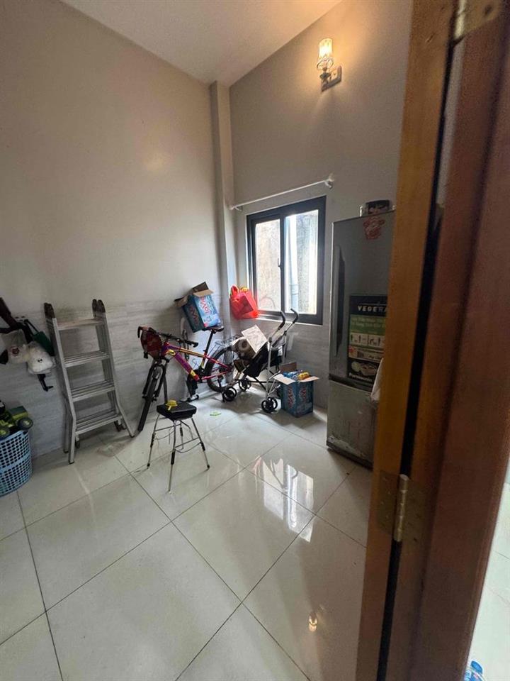 Bán Nhà 1 Trệt 2 Lầu Sân Thượng , HXH  , Đường 6 , Linh Xuân , Thủ Đức