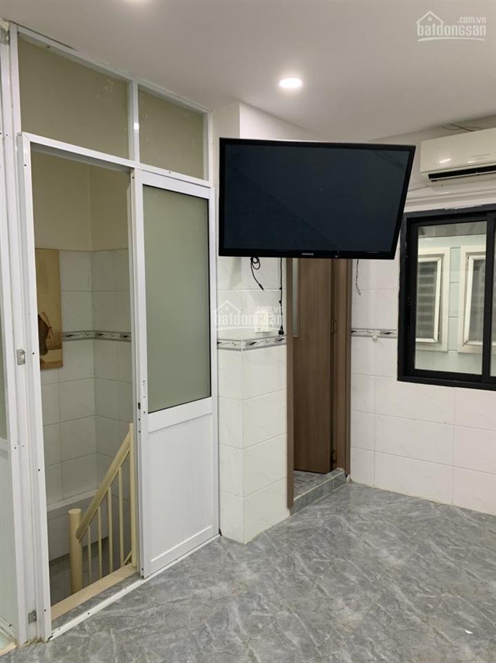 Cho thuê nhà 1 lầu 38m2 dtsd, đầu hẻm rộng, bờ kênh trường sa thoáng mát. tiện ích yên tĩnh an ninh