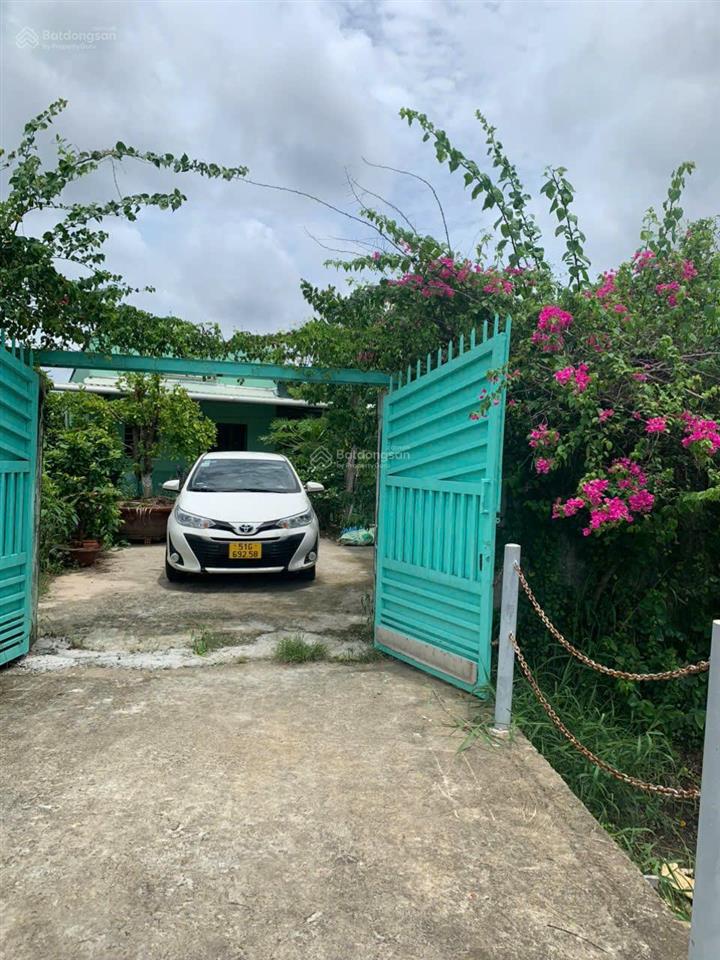 Cho thuê nhà vườn 1.200m² bình chánh hồ sen, sân rộng, nhiều cây xanh, ô tô vào tận nhà