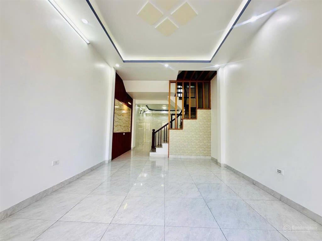 Chính chủ em gửi bán nhà 3 tầng mặt thông minh kha ô tô tránh kinh doanh