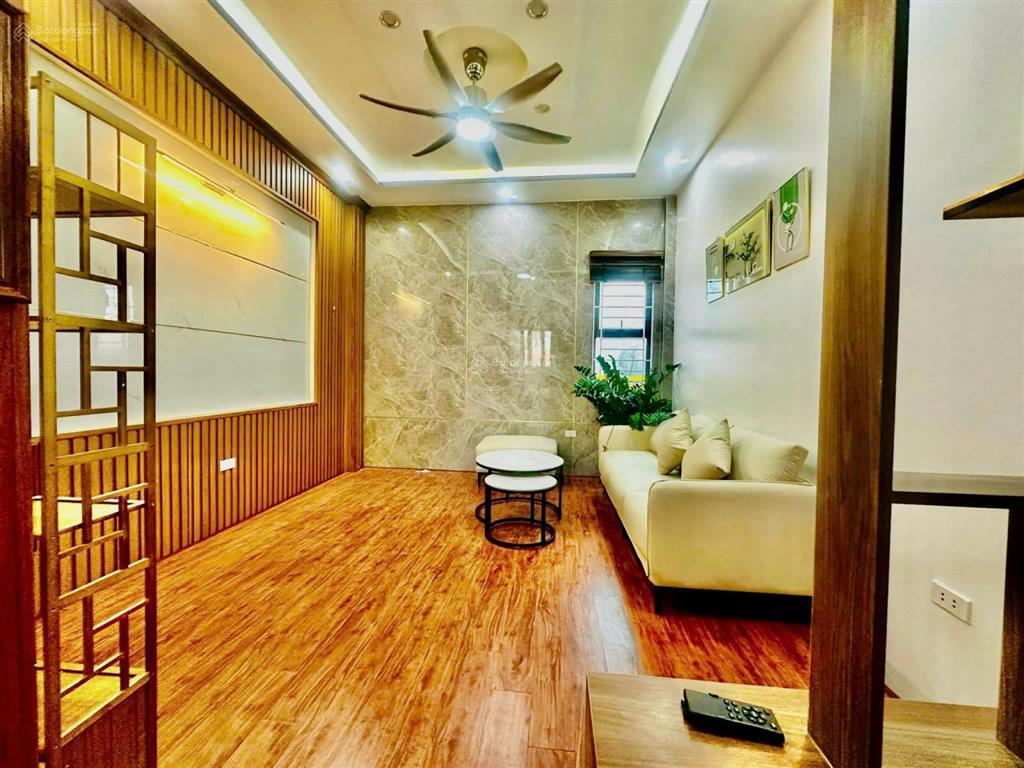 Chính chủ em gửi bán nhà 3 tầng mặt thông minh kha ô tô tránh kinh doanh