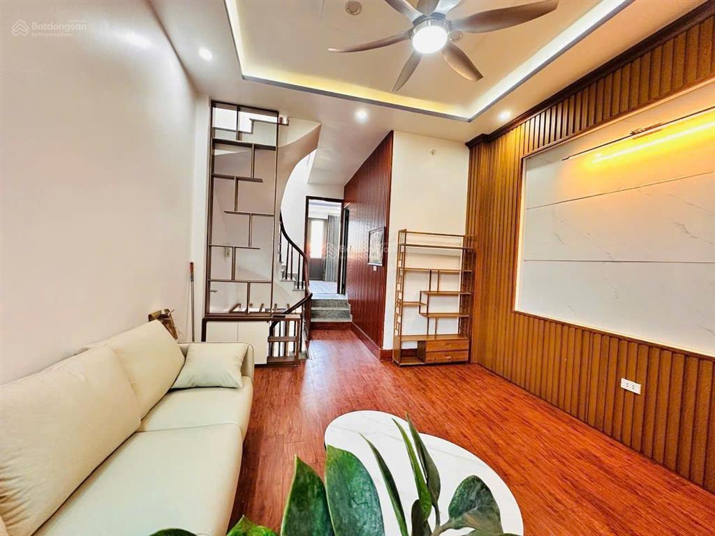 Chính chủ em gửi bán nhà 3 tầng mặt thông minh kha ô tô tránh kinh doanh
