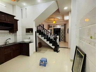 NHÀ GẦN NGÃ TƯ GA, XE HƠI VÔ NHÀ, TRỆT, 2 LẦU, 3PN, 4WC