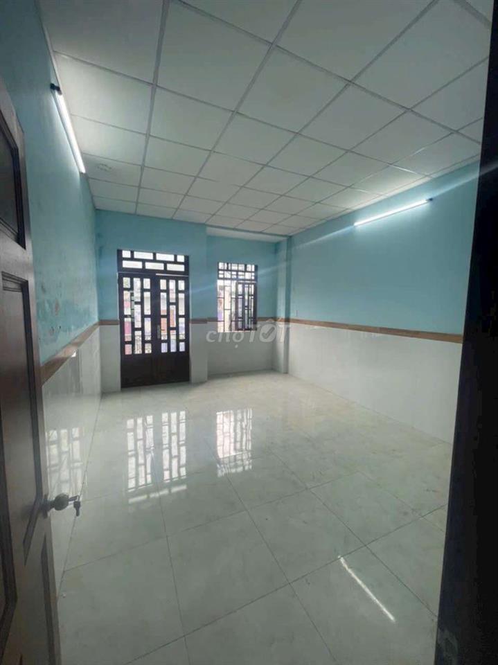 NHÀ SẠCH SẼ GẦN NGÃ TƯ GA TRỆT LẦU, 2PN, HẺM XE HƠI 
