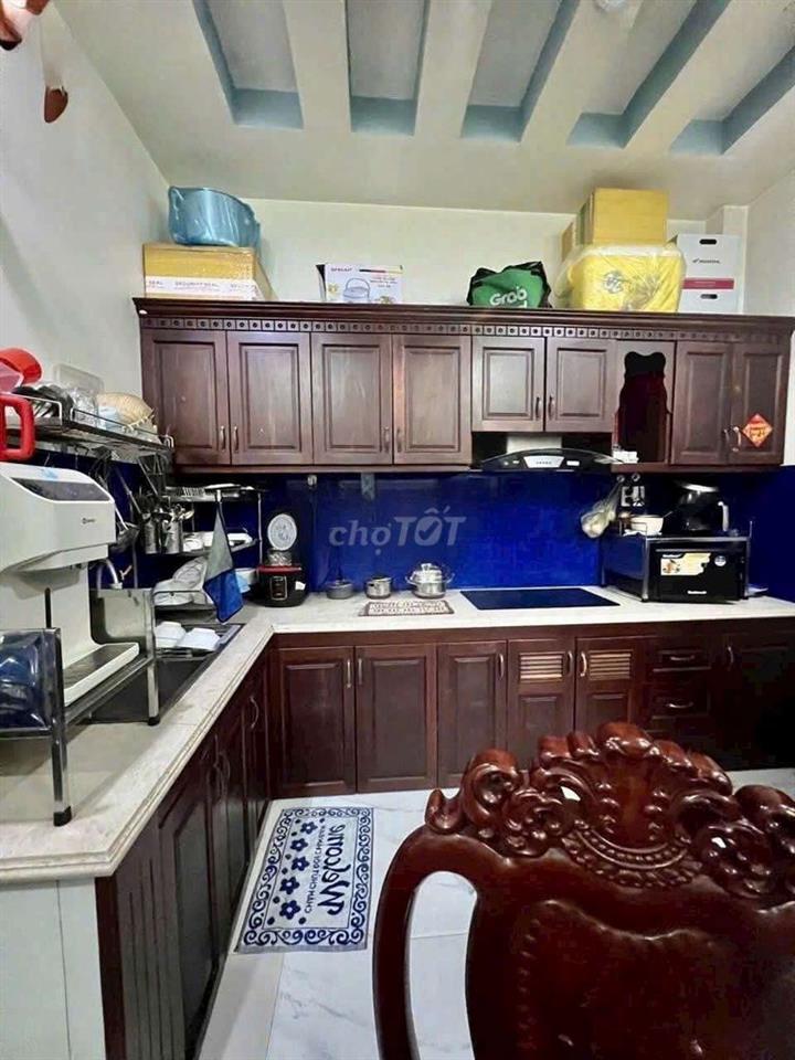 Nhà full nội thất, trệt, 2 lầu, 4pn, sát Gò Vấp 