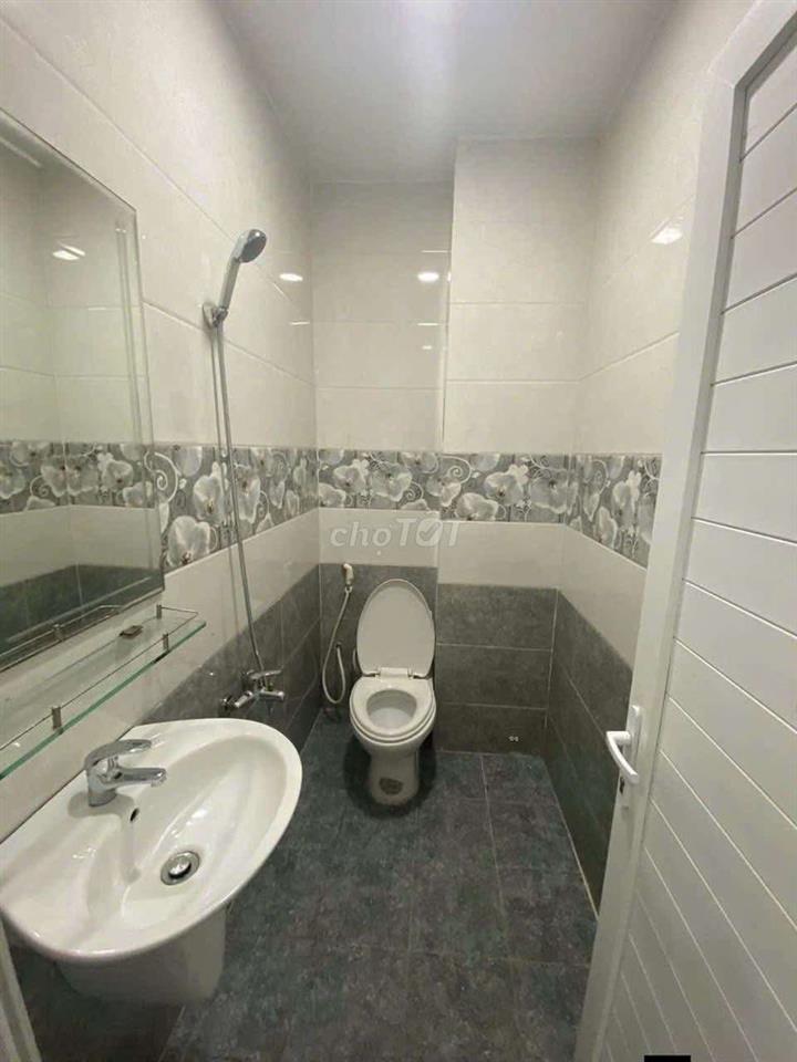 NHÀ ĐẸP SẠCH SẼ, TRỆT, 2 LẦU, 4PN, 5WC, HẺM XE TẢI