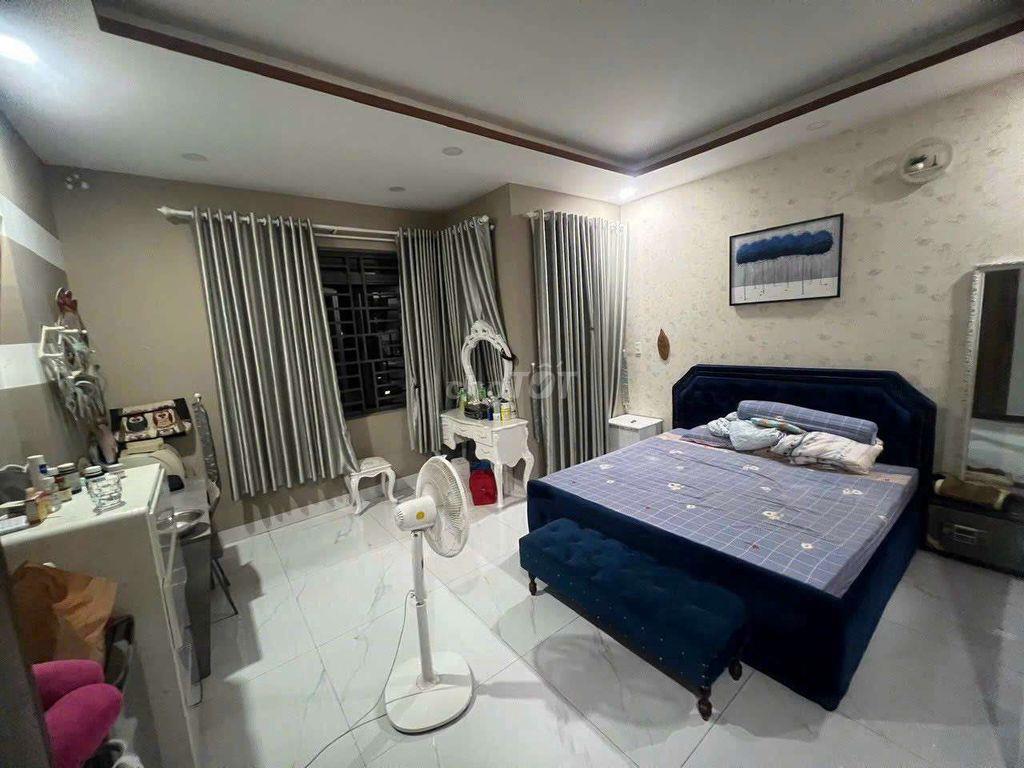 NHÀ SẠCH SẼ, THOÁNG MÁT, TRỆT LẦU, 3PN, SÂN XE HƠI, NỘI THẤT 