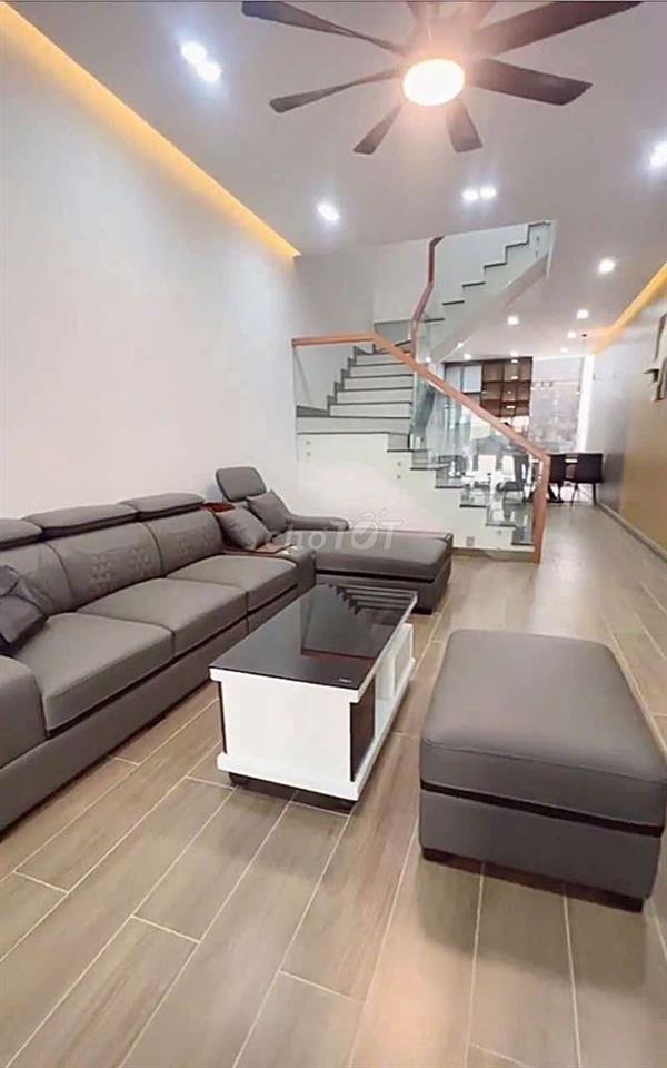 Nhà đẹp gần cầu sắt sập, dt 4*22, trệt, 2 lầu, 4pn, nội thất cơ bản