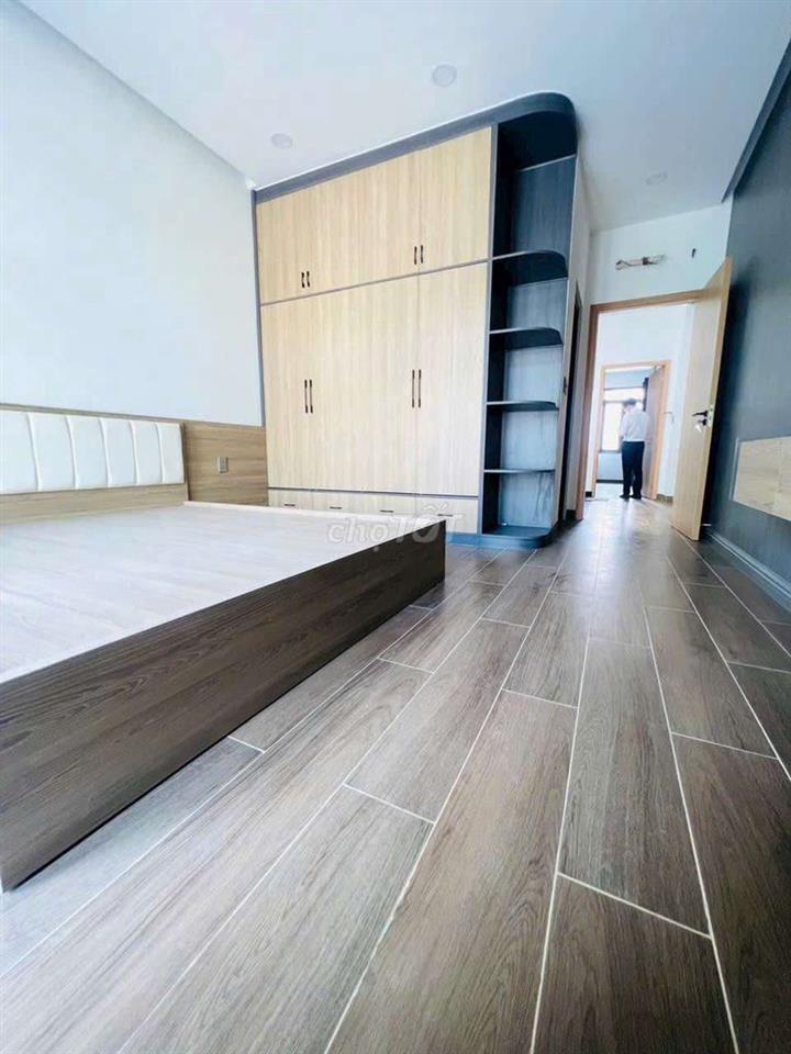 Nhà đẹp gần cầu sắt sập, dt 4*22, trệt, 2 lầu, 4pn, nội thất cơ bản