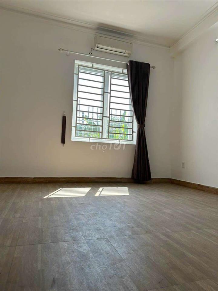 NHÀ RỘNG RÃI 5*22, TRỆT LẦU, 2PN, SÂN XE HƠI RỘNG, ĐƯỜNG XE TẢI