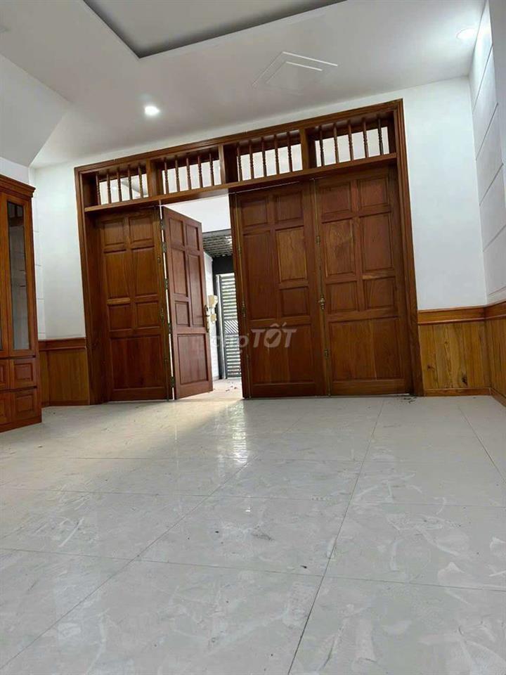 NHÀ RỘNG RÃI 5*22, TRỆT LẦU, 2PN, SÂN XE HƠI RỘNG, ĐƯỜNG XE TẢI