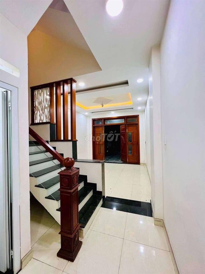 NHÀ SẠCH ĐẸP, DT 4*22, TRỆT LẦU, 4PN, GẦN ĐẠI HỌC NGUYỄN TẤT THÀNH 
