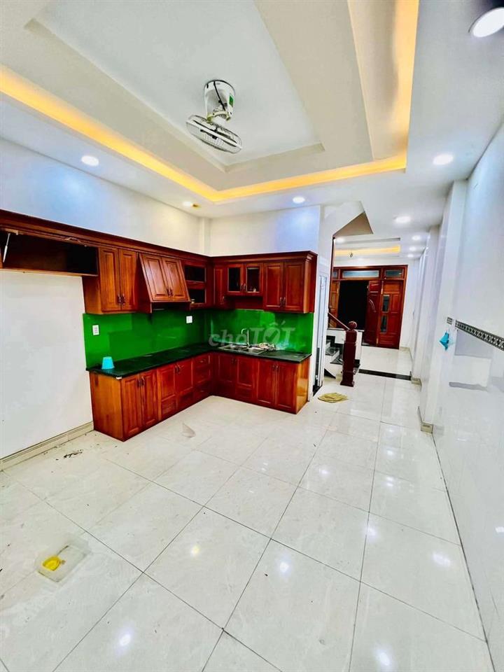 NHÀ SẠCH ĐẸP, DT 4*22, TRỆT LẦU, 4PN, GẦN ĐẠI HỌC NGUYỄN TẤT THÀNH 