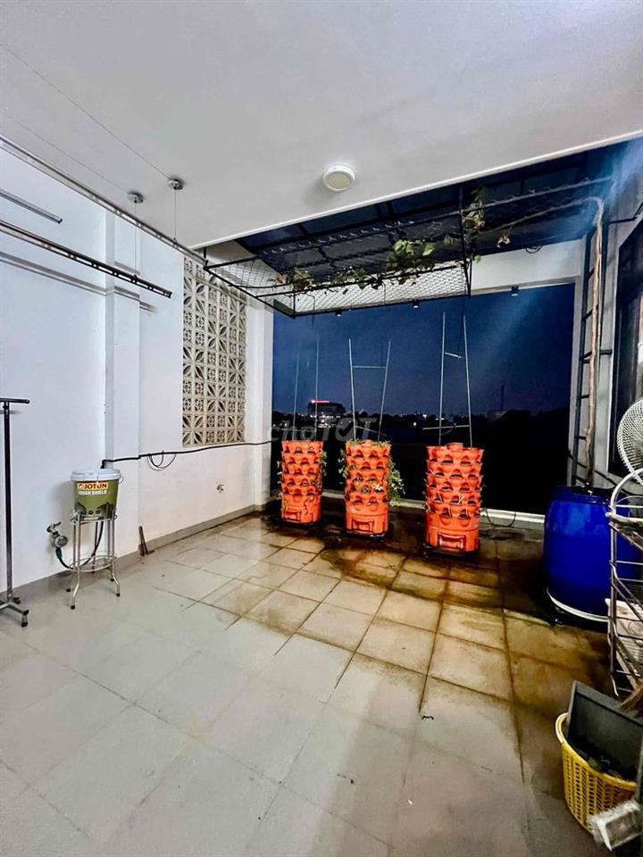 Cho Thuê Nhà DT 8x6m 1Trệt 2Lầu 3Pn 3Wc Hẻm Xe Tải Nội Thất Như Hình