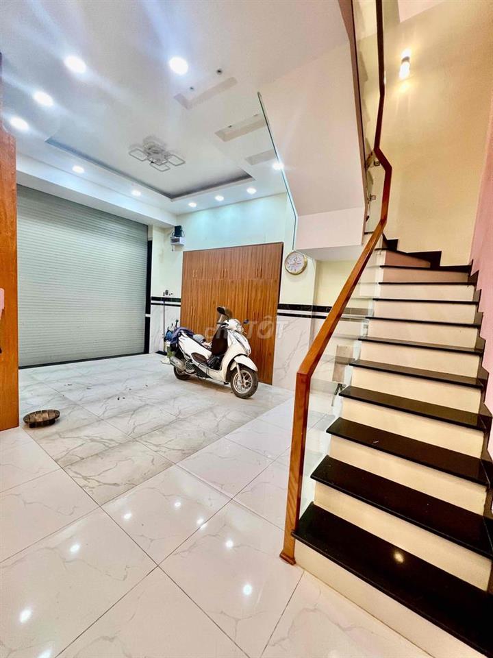 Cho Thuê Nhà DT 8x6m 1Trệt 2Lầu 3Pn 3Wc Hẻm Xe Tải Nội Thất Như Hình
