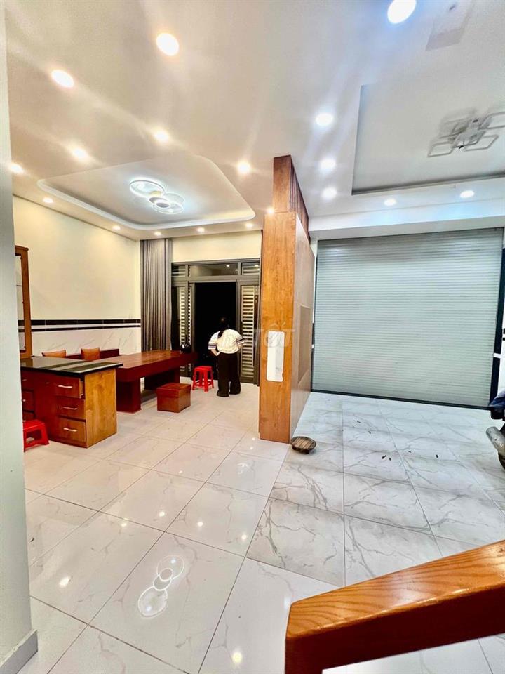 Cho Thuê Nhà DT 8x6m 1Trệt 2Lầu 3Pn 3Wc Hẻm Xe Tải Nội Thất Như Hình