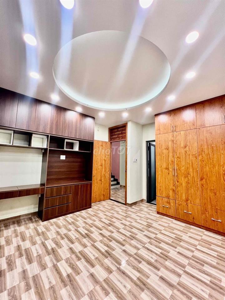 Cho Thuê Nhà DT 8x6m 1Trệt 2Lầu 3Pn 3Wc Hẻm Xe Tải Nội Thất Như Hình