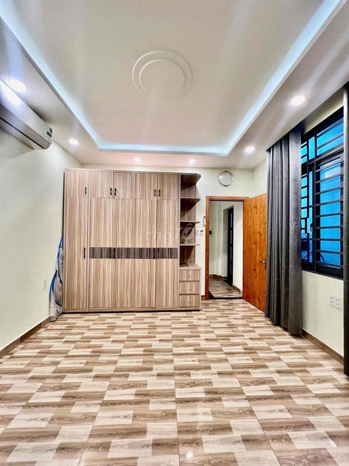 Cho Thuê Nhà DT 8x6m 1Trệt 2Lầu 3Pn 3Wc Hẻm Xe Tải Nội Thất Như Hình