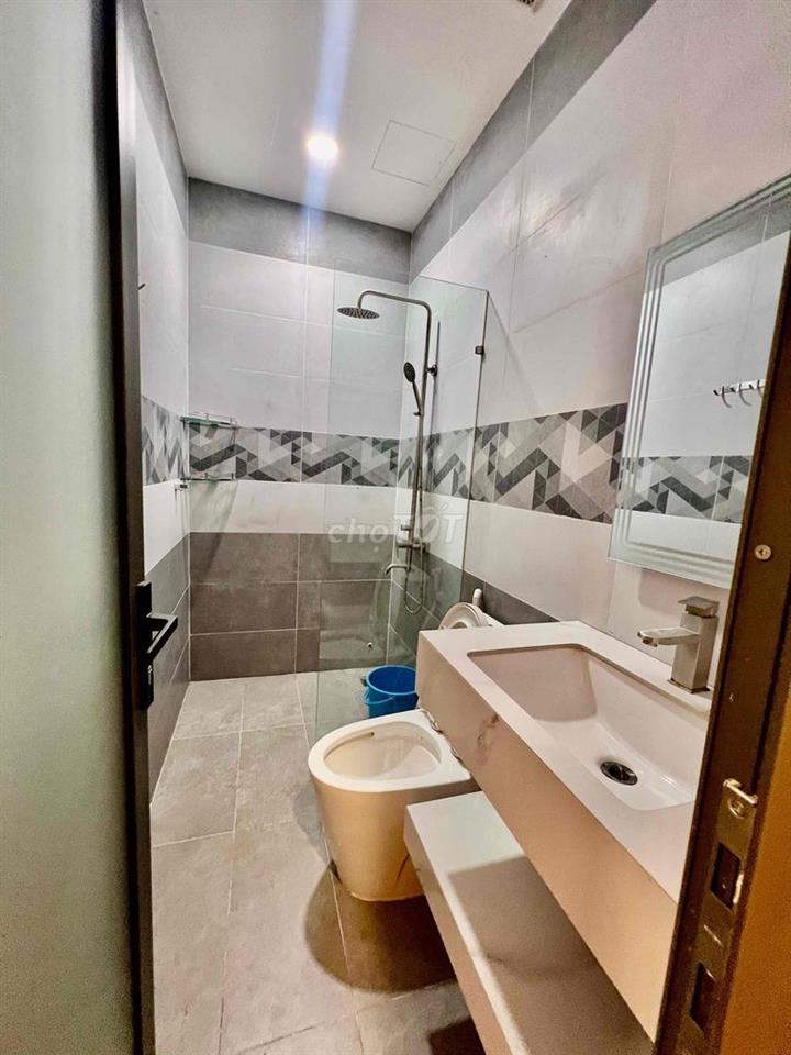 Cho Thuê Nhà DT 8x6m 1Trệt 2Lầu 3Pn 3Wc Hẻm Xe Tải Nội Thất Như Hình