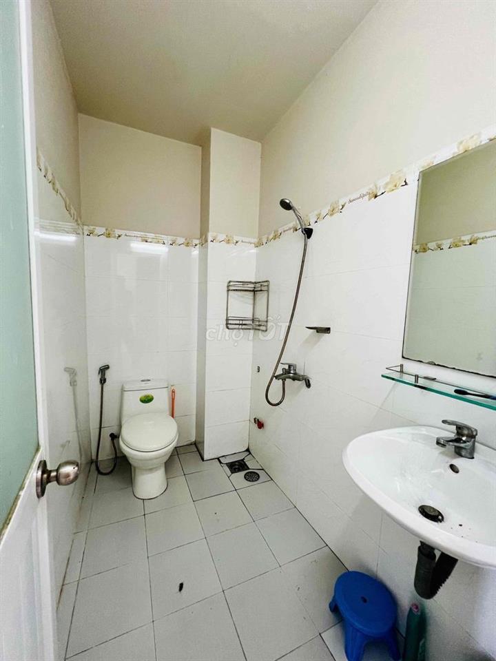 Cho Thuê Nhà DT 5x20 1Trệt 1Lầu 3Pn 3Wc Sát Gò Vấp Sân Xe Máy Hẻm 3M