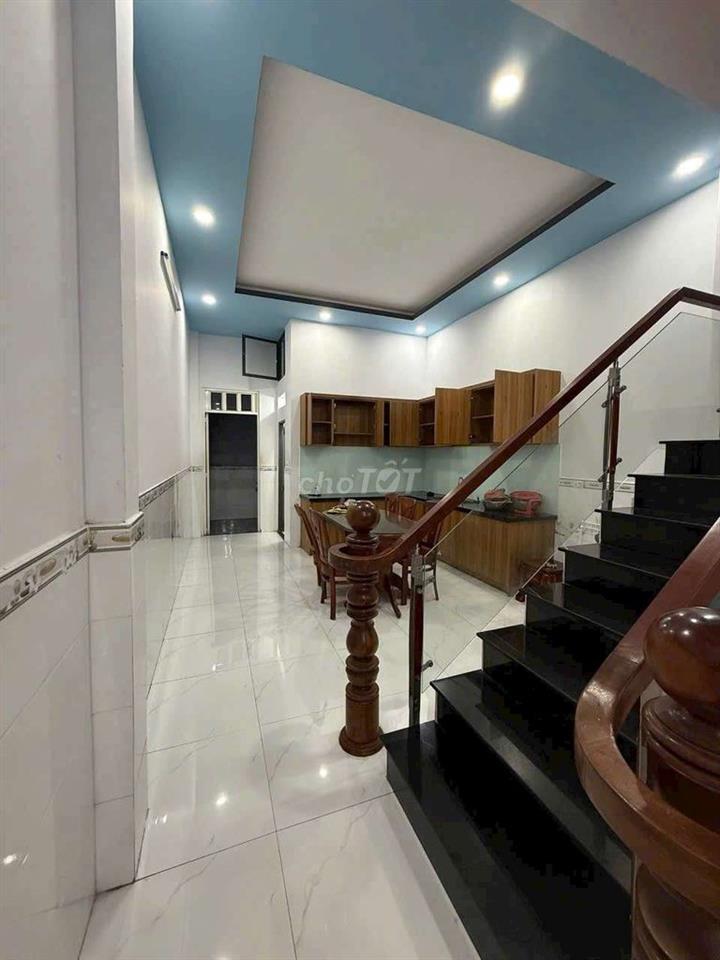 NHÀ GẦN NGÃ TƯ GA, TRỆT, 2 LẦU, 3PN, 4WC, SÂN THƯỢNG, HẺM XE HƠI 