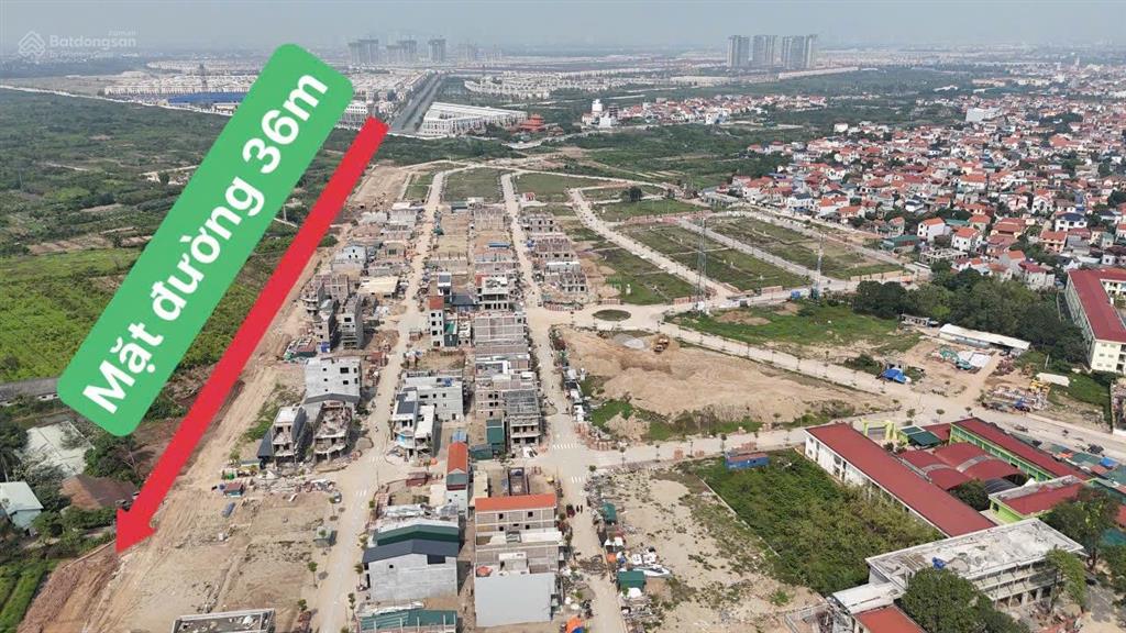 Bán 90m2 vài bước chân ra tới vđ4, mt 6m. vỉa hè 6m, đường trước đất 36m, đối diện là kcn 273ha