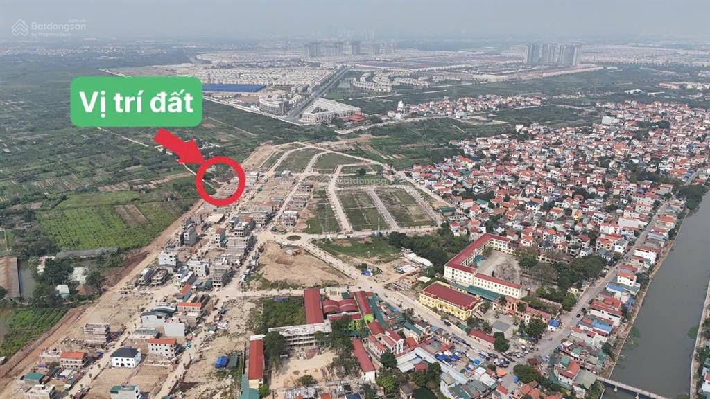 Bán 90m2 vài bước chân ra tới vđ4, mt 6m. vỉa hè 6m, đường trước đất 36m, đối diện là kcn 273ha