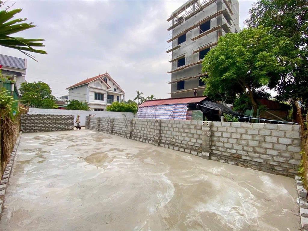 Bán 70,2m2 tại văn giang  hy chỉ vài bước chân ra tới đh bách khoa. mt 5m hậu 5m ngõ ô tô tải
